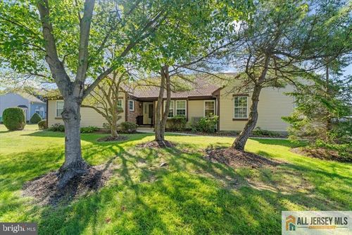 1 Rothwell Dr, MONROE TOWNSHIP, NJ, 08831-4758 | Card Image