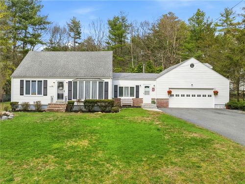 19 Fanning Ln, Greenville, RI, 02828-1603 | Card Image