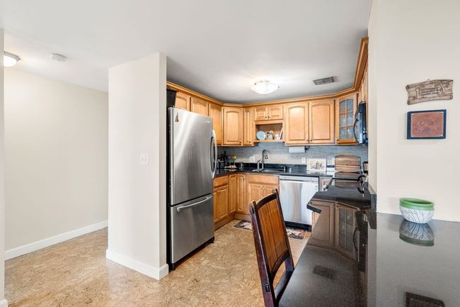 APT-8C - 55 River Rd, Condo with 2 bedrooms, 2 bathrooms and null parking in Manchester NH | Image 10