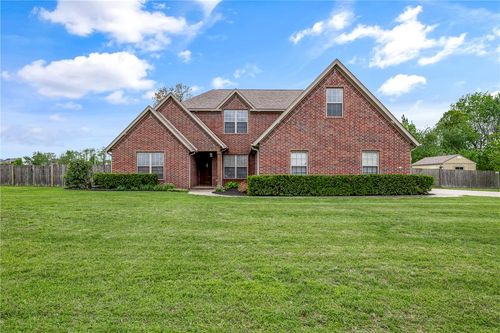 915 King Arthur Dr, Springdale, AR, 72762-9044 | Card Image