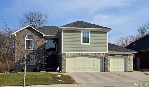 38124 Cobble Creek Ct, Sterling Heights, MI, 48312-2001 | Card Image