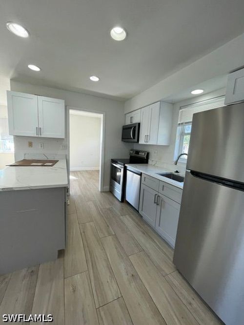 a-517 96th Ave N, Naples, FL, 34108-2951 | Card Image
