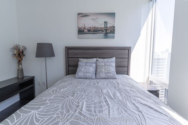 3808 - 125 Blue Jays Way, Condo with 3 bedrooms, 2 bathrooms and null parking in Toronto ON | Image 4