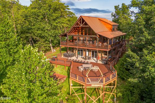 3339 Lonesome Pine Way, Sevierville, TN, 37862-8054 | Card Image