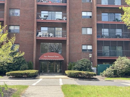 57-One Summit Dr, Reading, MA, 01867-4039 | Card Image