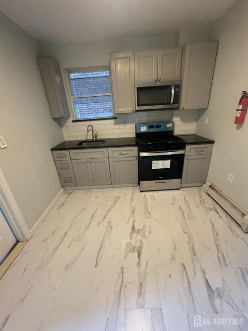 310 Somerset St, New Brunswick, NJ, 08901-2217 | Card Image