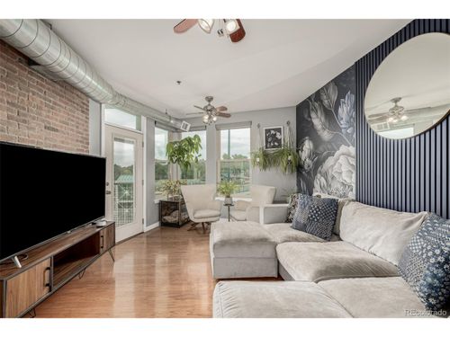 apt-305-1313 S Clarkson St, Denver, CO, 80210-2286 | Card Image