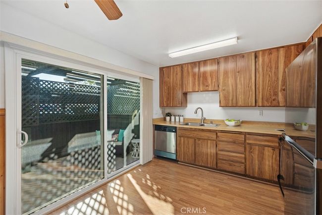5 - 23300 Orange, Condo with 2 bedrooms, 1 bathrooms and null parking in Lake Forest CA | Image 6