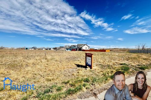 1228 River View Ct, Douglas, WY, 82633-2057 | Card Image