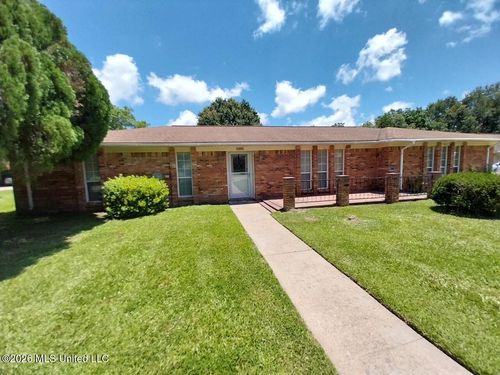 2305 Lynn Ave, Gulfport, MS, 39503-3613 | Card Image