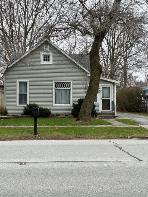 708 S Main St, Kouts, IN, 46347-9766 | Card Image