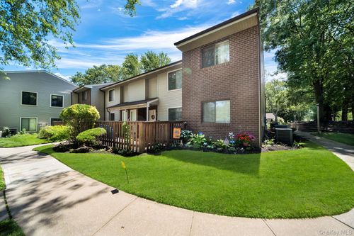 770 Hilltop Ct, Coram, NY, 11727-3652 | Card Image