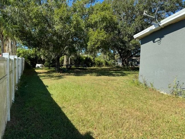 8620 Indian Ridge Trail, House other with 3 bedrooms, 2 bathrooms and null parking in Lakeland FL | Image 5
