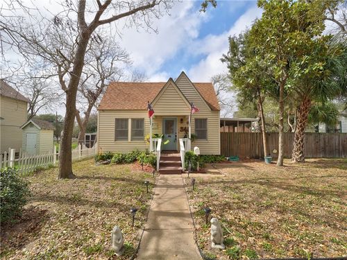 348 S Whitney St, Aransas Pass, TX, 78336-3533 | Card Image