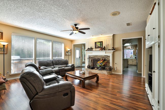 7129 Aspen Wood Trl, House other with 3 bedrooms, 3 bathrooms and null parking in Fort Worth TX | Image 11