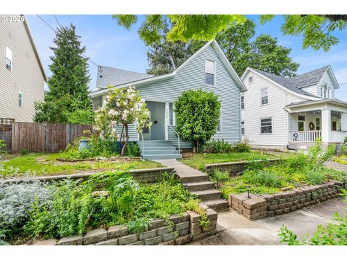 9039 N Richmond Ave, Portland, OR, 97203 | Card Image