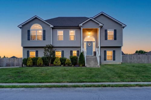 1585 Parkside Dr, Clarksville, TN, 37042-7686 | Card Image