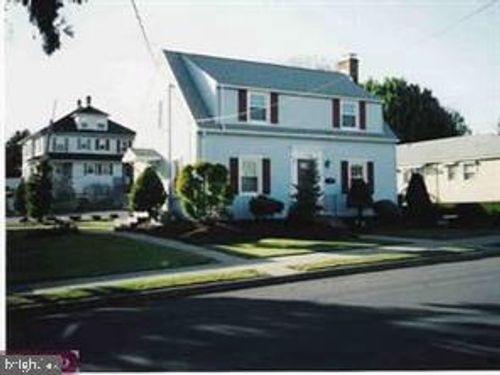 934 Detweiler Ave, Hellertown, PA, 18055-1825 | Card Image