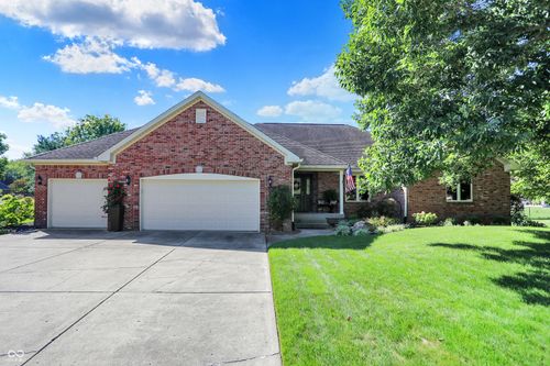 4571 Makena Ridge Ln, Greenwood, IN, 46142-9140 | Card Image