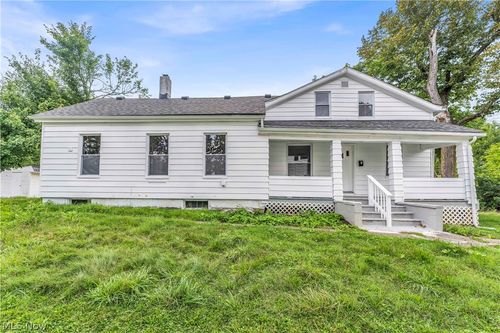 2-80 Egbert Rd, Bedford, OH, 44146 | Card Image