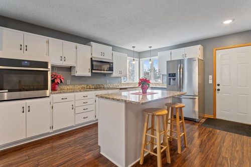 512 Seminole Ave, OSCEOLA, WI, 54020-5001 | Card Image