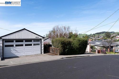 2515 Alva Ave, El Cerrito, CA, 94530-1541 | Card Image