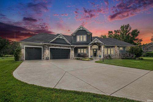 5725 Deer Hollow Dr, South Bend, IN, 46614-6399 | Card Image