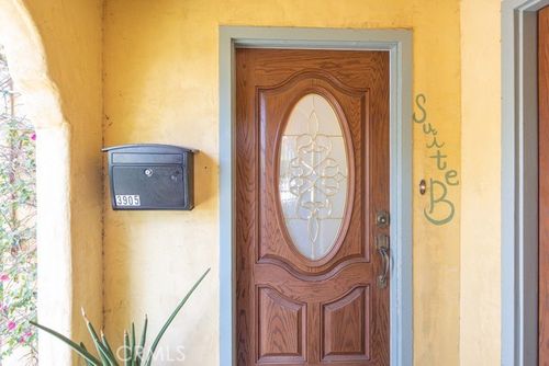 3905 Revere Ave, Los Angeles, CA, 90039-1621 | Card Image