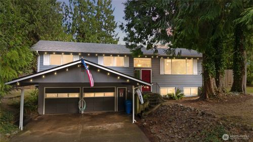 134 E Canyon View Dr, Longview, WA, 98632-5728 | Card Image