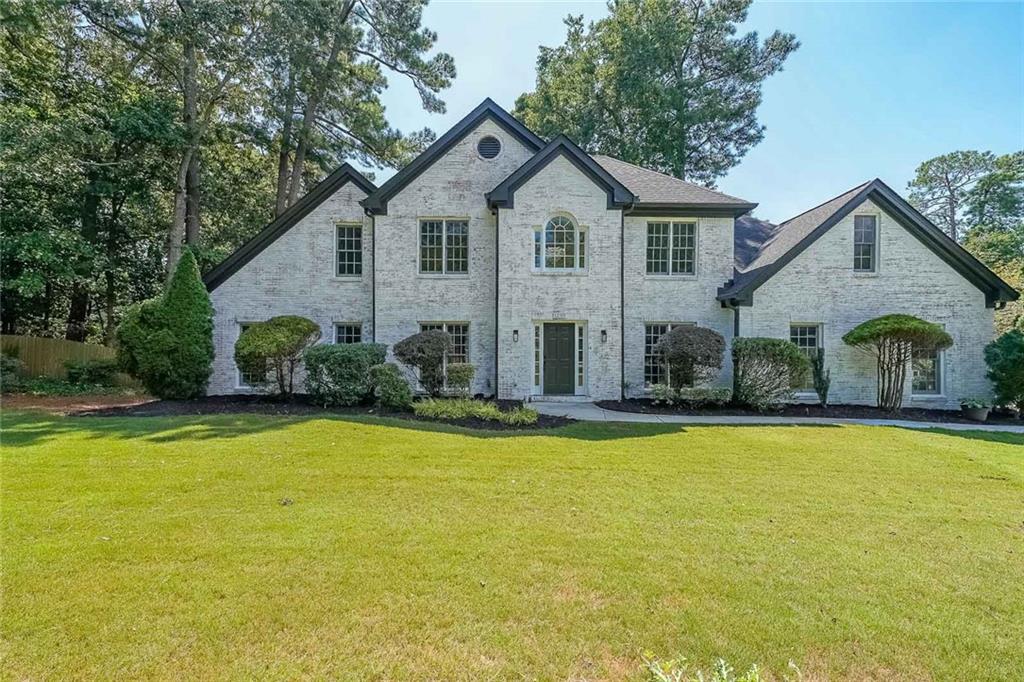 Bristol Oaks Dr, Roswell, GA 30075