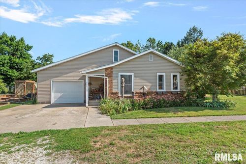 213 W Franklin St, Ashland, IL, 62612-7615 | Card Image