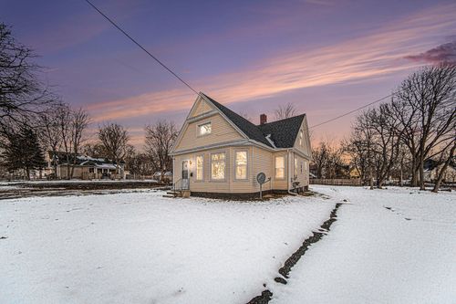 1023 Maple Ave, Jackson, MI, 49203-3148 | Card Image