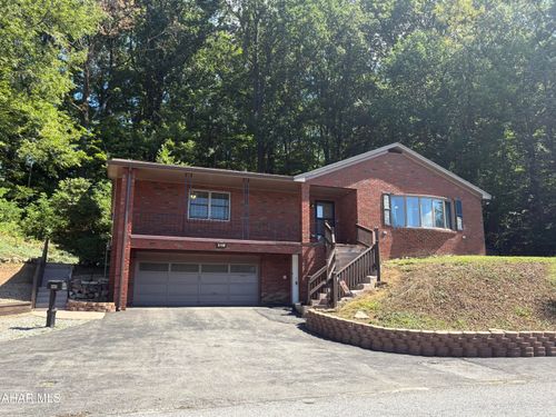4411 4th Ave, Altoona, PA, 16602-1516 | Card Image