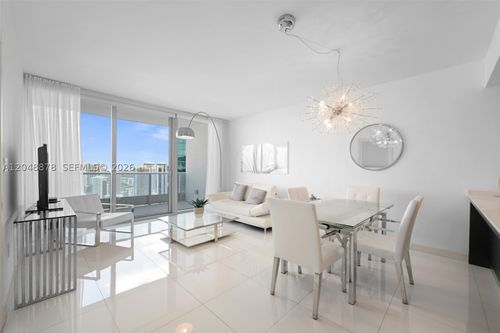 4314-200 Biscayne Boulevard Way, Miami, FL, 33131-2164 | Card Image