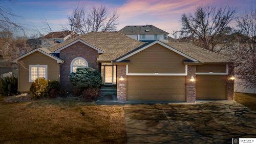 9425 Valley View Dr, La Vista, NE, 68128-3170 | Card Image