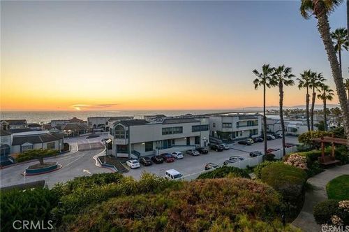 116-630 The Vlg, Redondo Beach, CA, 90277-2511 | Card Image