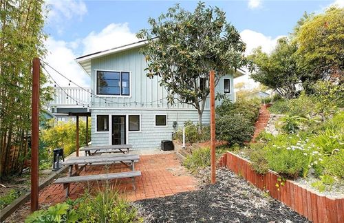 394 Moss St, Laguna Beach, CA, 92651-3232 | Card Image