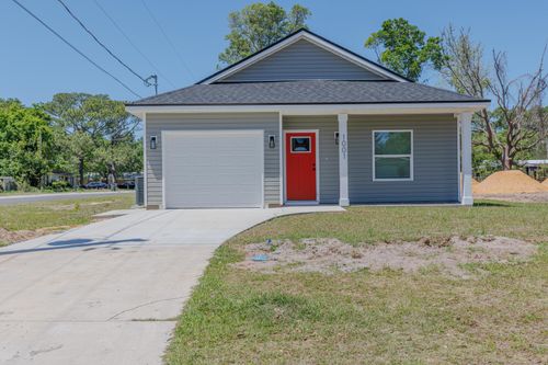 1001 Bremen Ave, PENSACOLA, FL, 32507-1707 | Card Image