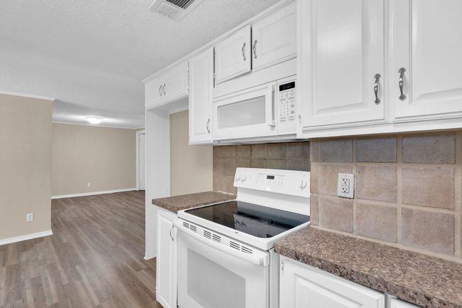 214 Hill Ln, House other with 3 bedrooms, 2 bathrooms and null parking in Red Oak TX | Image 8