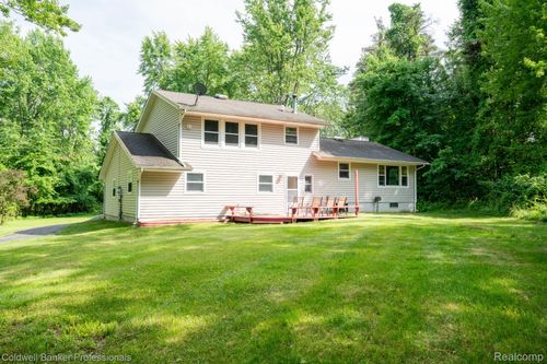 3485 Burrus Ct, Ortonville, MI, 48462-9224 | Card Image