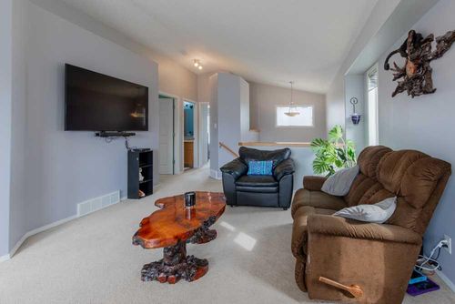 48 Blackfoot Crt W, Lethbridge, AB, T1K7P5 | Card Image
