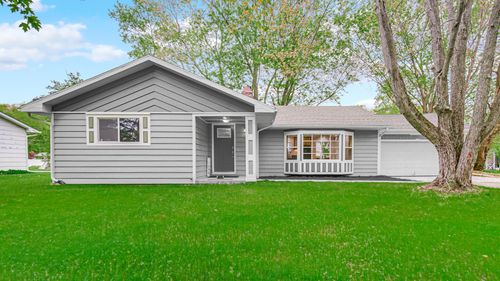 1248 Dogwood Dr, Chesterton, IN, 46304-2631 | Card Image