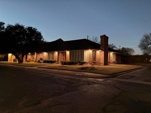 8 Westridge Sq, Plainview, TX, 79072-6521 | Card Image