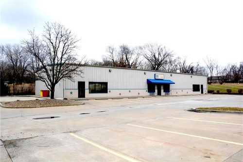 1001 Se Salem St, Oak Grove, MO, 64075-8590 | Card Image