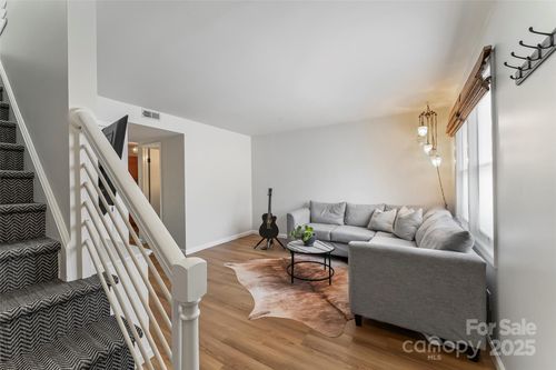 apt-b-228 14th Ave Se, Hickory, NC, 28602-5244 | Card Image