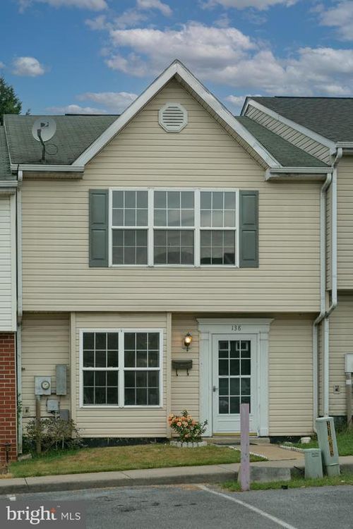 138 Georgetown Sq, MARTINSBURG, WV, 25401-2752 | Card Image