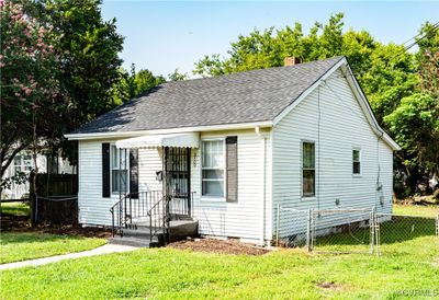 View of front of home with a front yard | Image 3