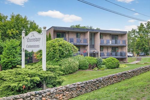103-74 The Queensway S, Keswick, ON, L4P1Z3 | Card Image