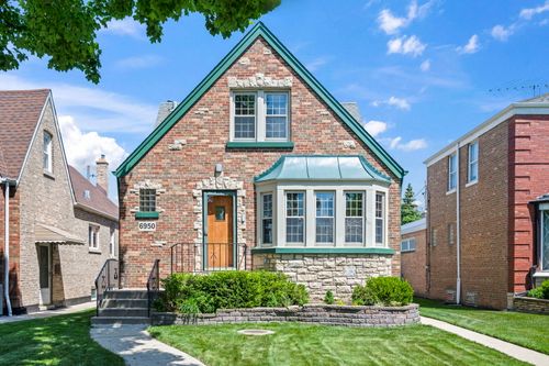 6950 W Barry Ave, Chicago, IL, 60634-4609 | Card Image