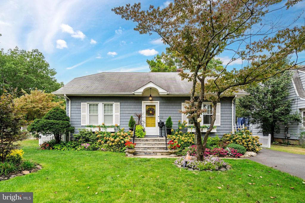 Knollwood Ct, Toms River, NJ 08753